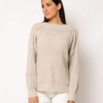 Πλεκτό Με Σχέδιο Στο Λαιμό