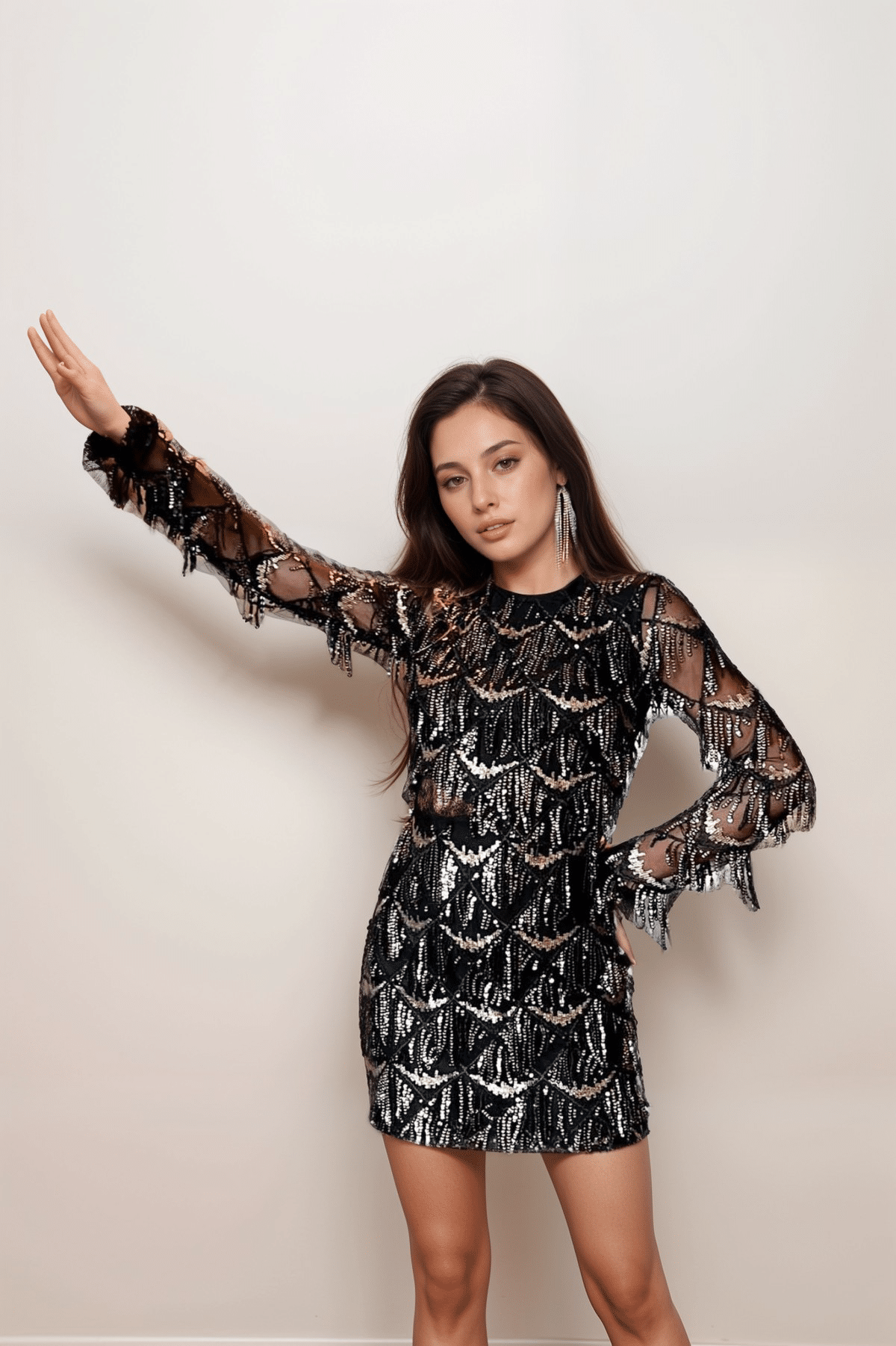 Μini Φόρεμα Cut Out Με Παγιέτες - Image 2