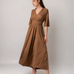 Φόρεμα Maxi Κοντομάνικο Με "V" Και Ζώνη