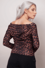 Μπλούζα Με Λοξή Λαιμόκοψη Και Σούρες Leopard Print - Image 2