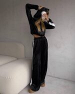 Velvet Σετ Ζακετάκι Με Ρίγα & Παντελόνα - Image 3