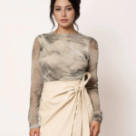 Μπλούζα Με Τουλι Στο Μανικι